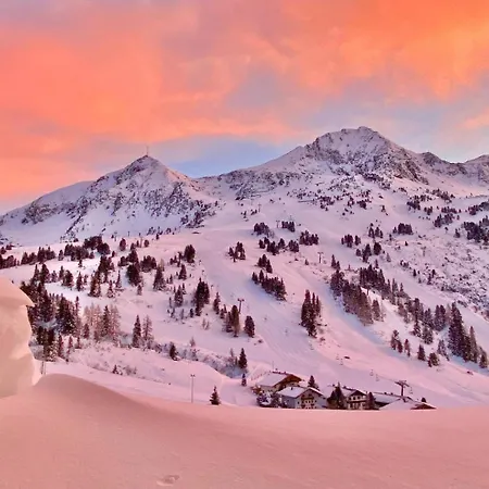 Andi's Skihotel 4*