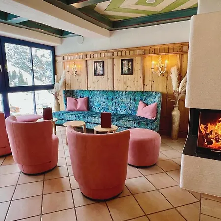 Andi's Skihotel 4*