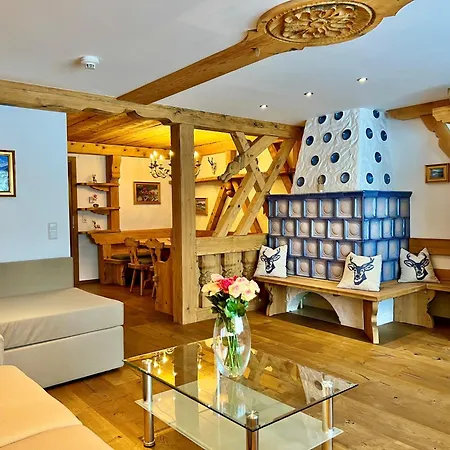 Andi's Skihotel מלון אוברטאורן