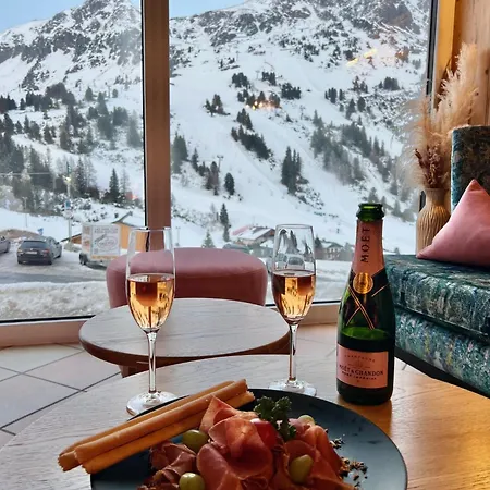 מלון Andi's Skihotel 4*