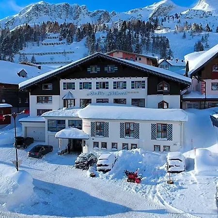 מלון Andi's Skihotel 4*