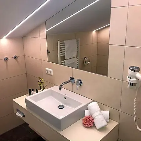 Andi's Skihotel מלון אוברטאורן