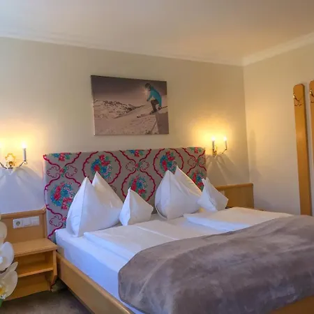 Andi's Skihotel Hotel 4*