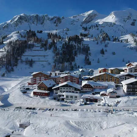 Andi's Skihotel 4*