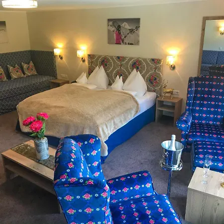 Andi's Skihotel 4* אוברטאורן