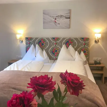 Andi's Skihotel 4*
